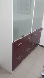 Archivo lateral con armario