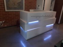 Mueble recepcion diseño especial cubos
