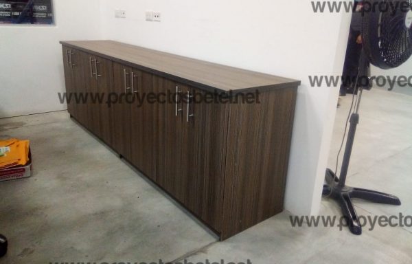 Credenza 8 puertas