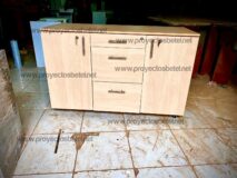 Credenza de melamina con puertas abatibles y gavetas utilitarias, con jaladores de barra metalicos, fabrica de muebles, fabrica de mobiliario, con chapa y llaves