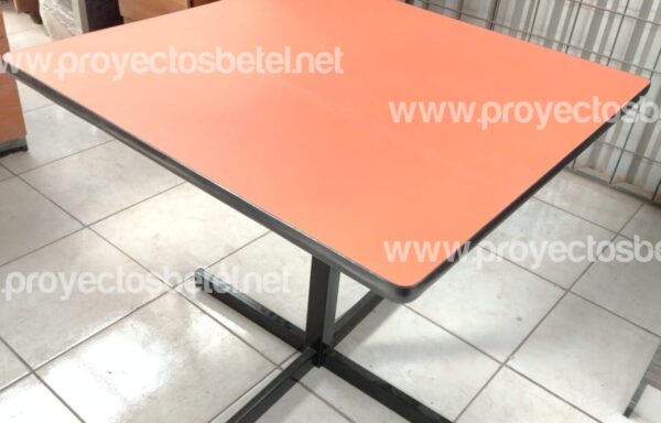 Mesa para comedor con pata metalica