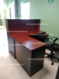 Mueble de oficina para recepcion con sobremesa