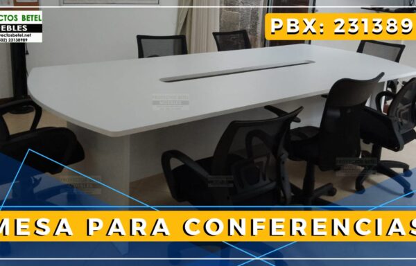Mesa de conferencias de melamina con patas dobles con ranura al centro para pasar cables sillas ejecutivas y semi ejecutivas