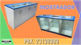 Mostrador en melamina y vidrio para local comercial